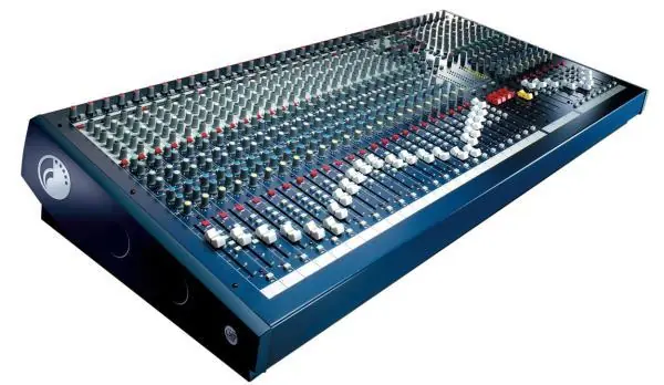 Must-Have Soundcraft LX7 II 32/4/2